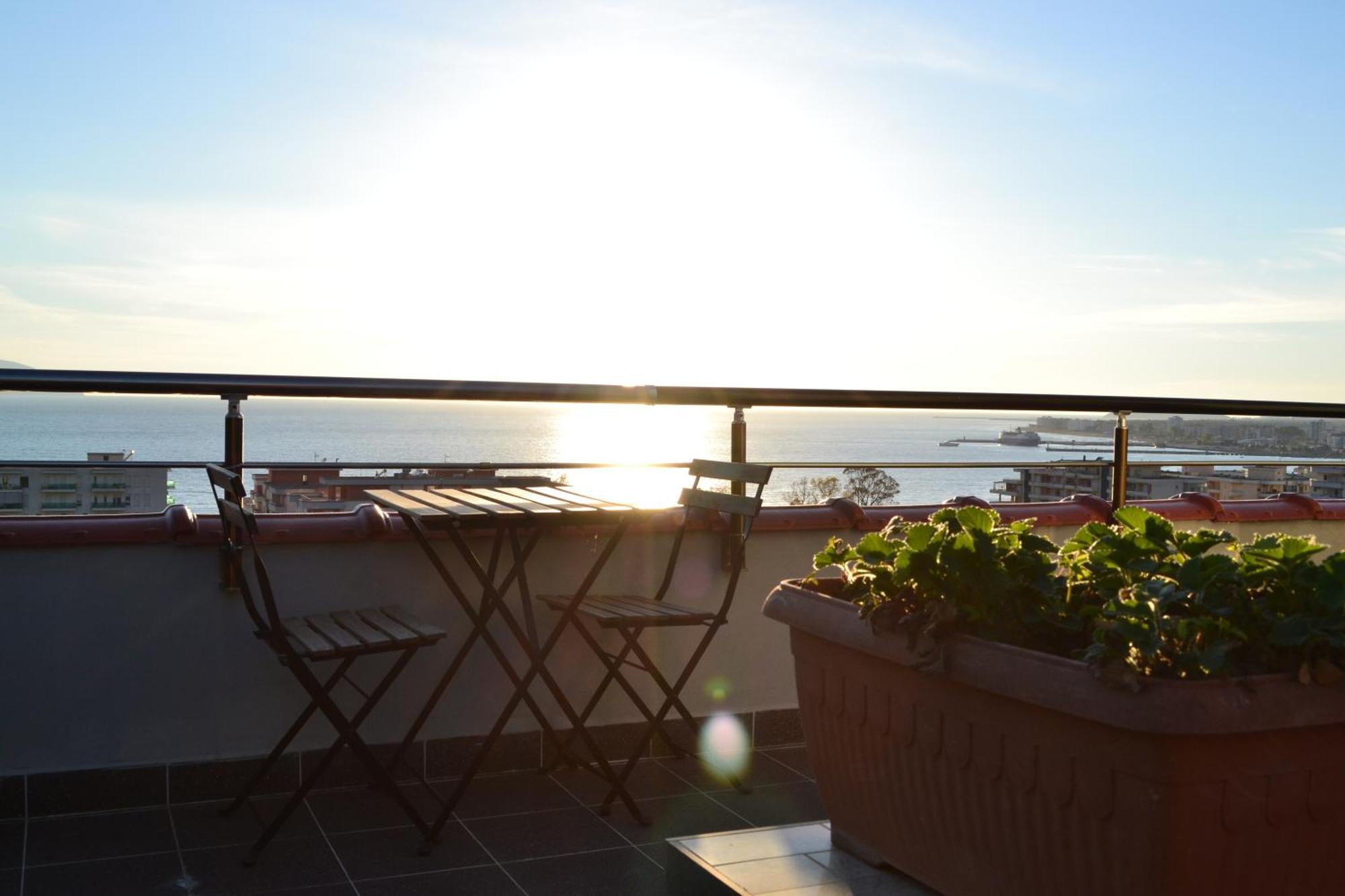 Apartamento Seaview Penthouse Terrace & Garage Vlorë Exterior foto