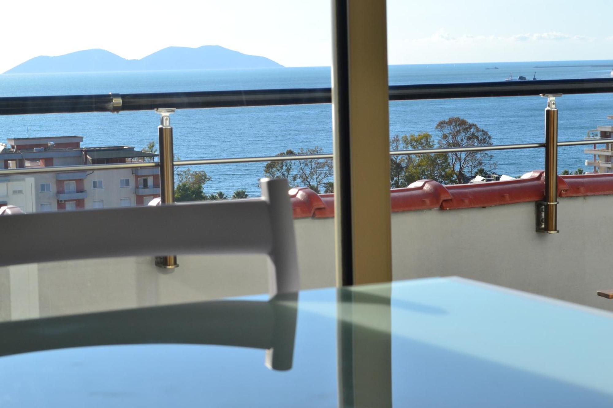 Apartamento Seaview Penthouse Terrace & Garage Vlorë Exterior foto
