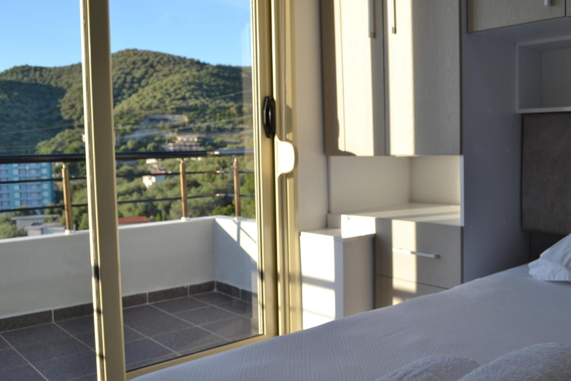 Apartamento Seaview Penthouse Terrace & Garage Vlorë Exterior foto