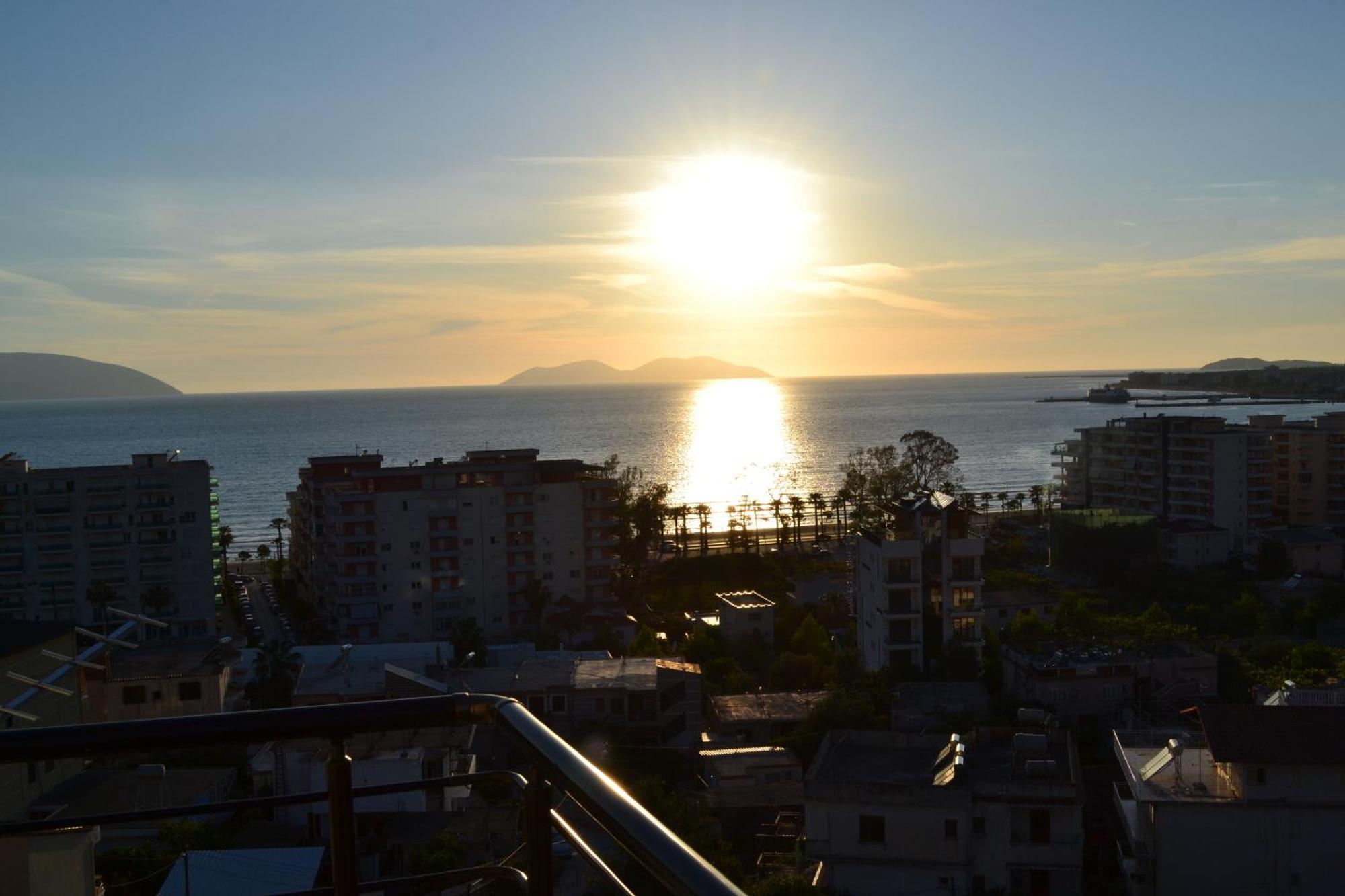 Apartamento Seaview Penthouse Terrace & Garage Vlorë Exterior foto